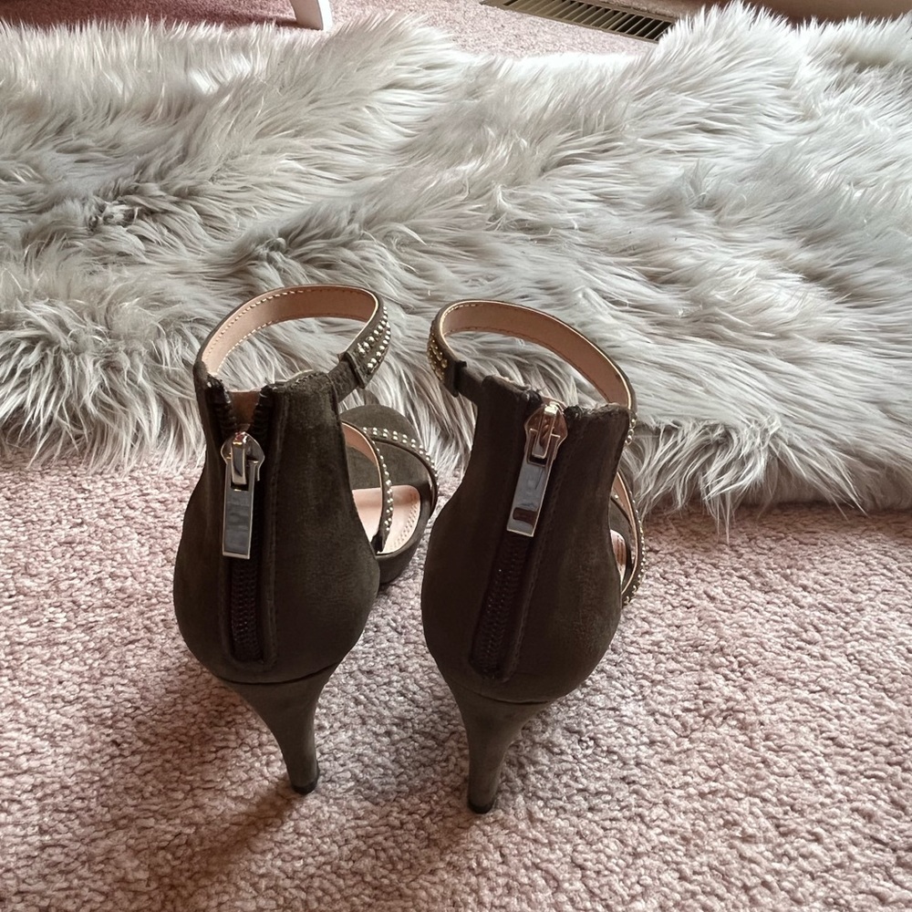 Shoe - Picture 2 of 2
